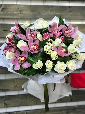 Букет цветов из: Розы и Хризантемы в Гирьях