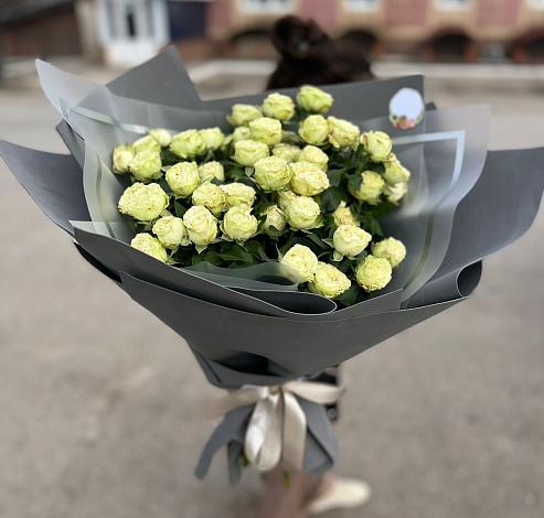 Букет Белые кустовые розы Солинеро в Гирьях